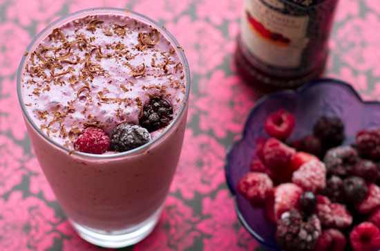 mixed_berry_chocolate_smoothie