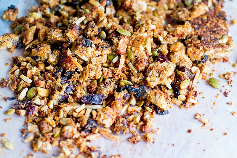 How to make paleo granola in the oven