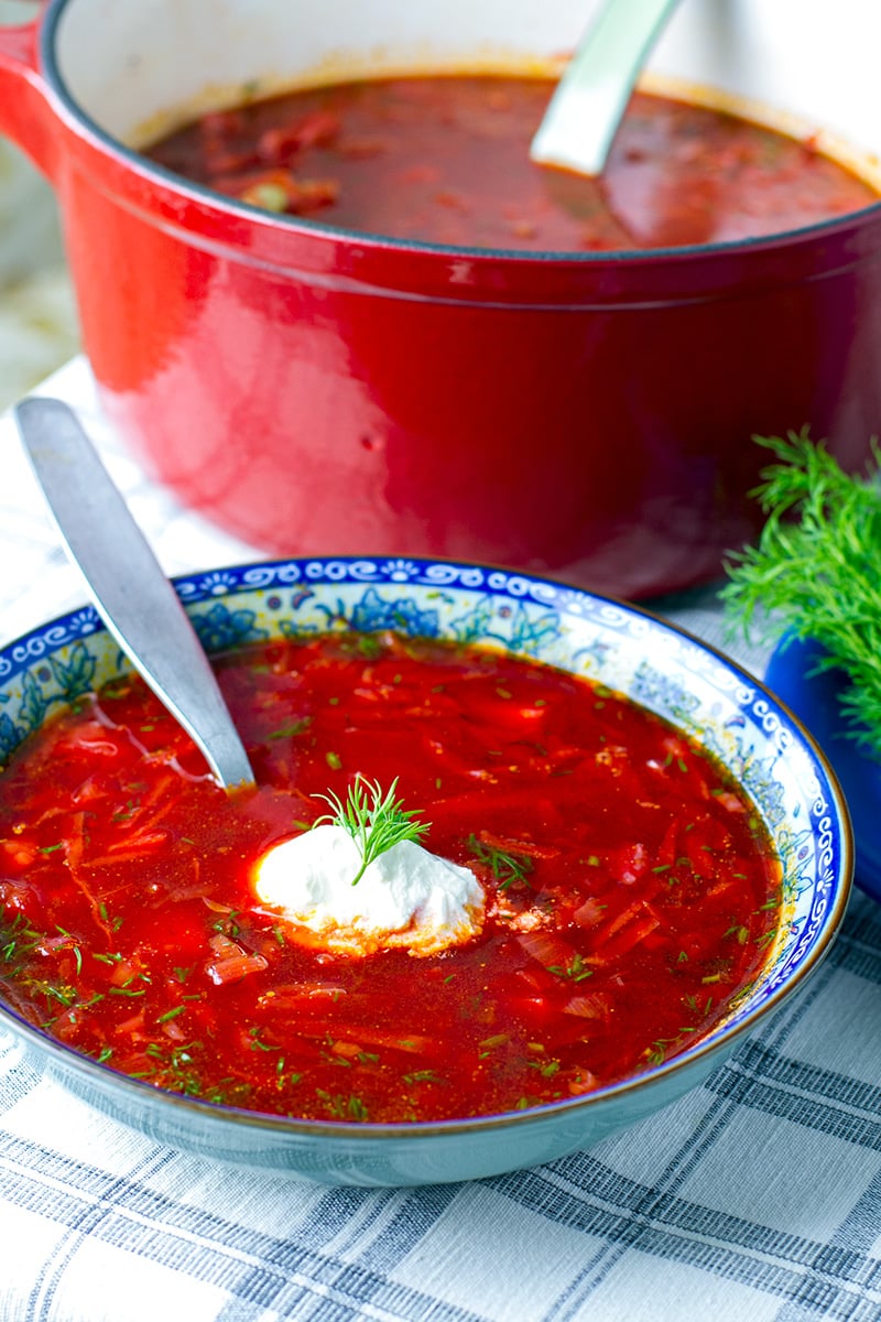 Vegetarian Borscht Soup With Beets & Cabbage (Vegetarian, Whole30)