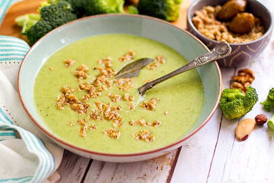 Paleo broccoli soup