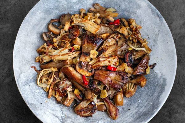 Garlic Chilli Mushrooms (Paleo, Vegan, Whole30, Gluten-free)