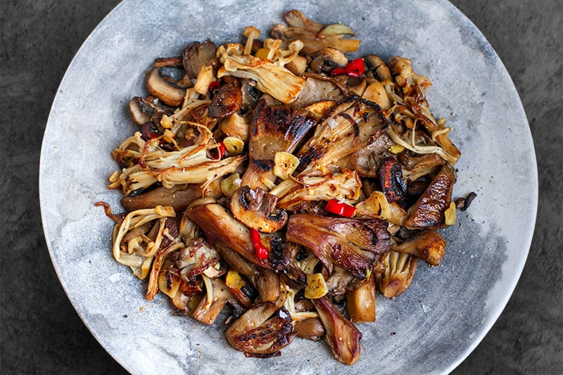 Chilli Mushroom Fry-Up With Garlic (Paleo, Vegan, Whole30, Gluten-free)