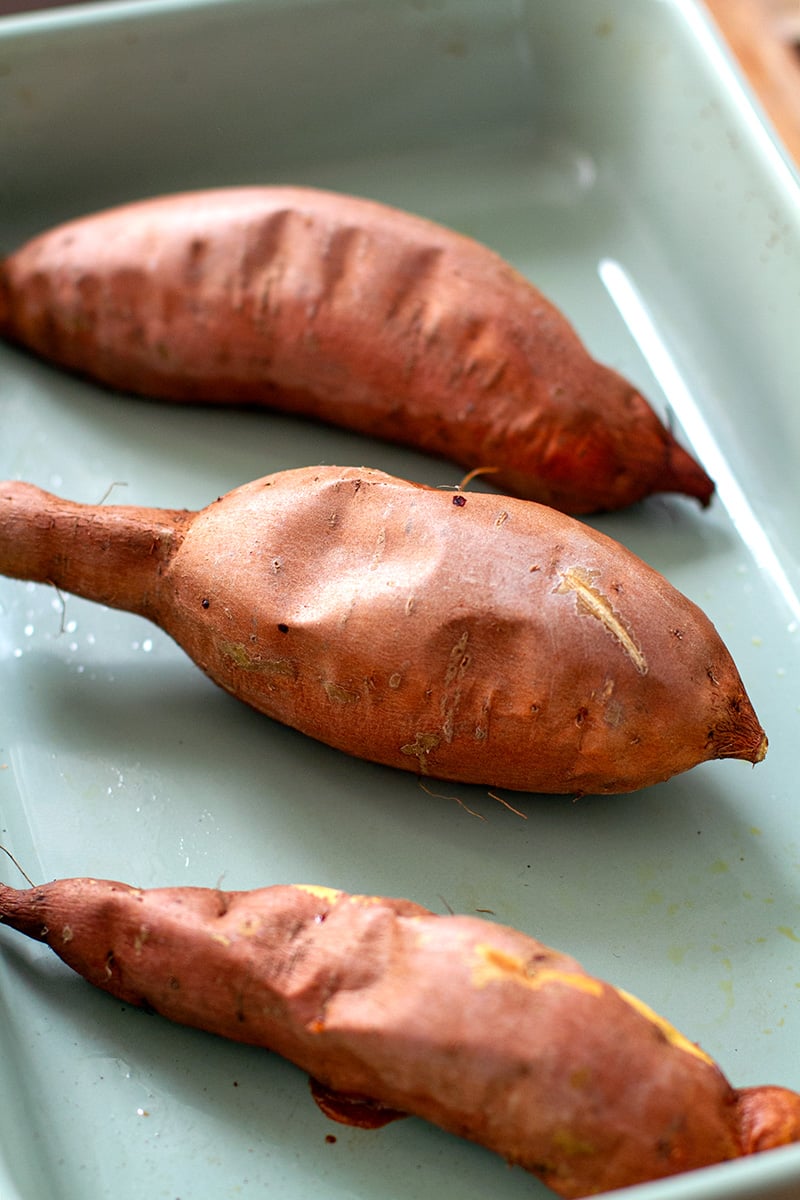 How to bake whole sweet potatoes in the oven
