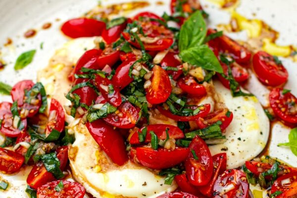 Balsamic Tomato & Mozzarella Salad With Basil