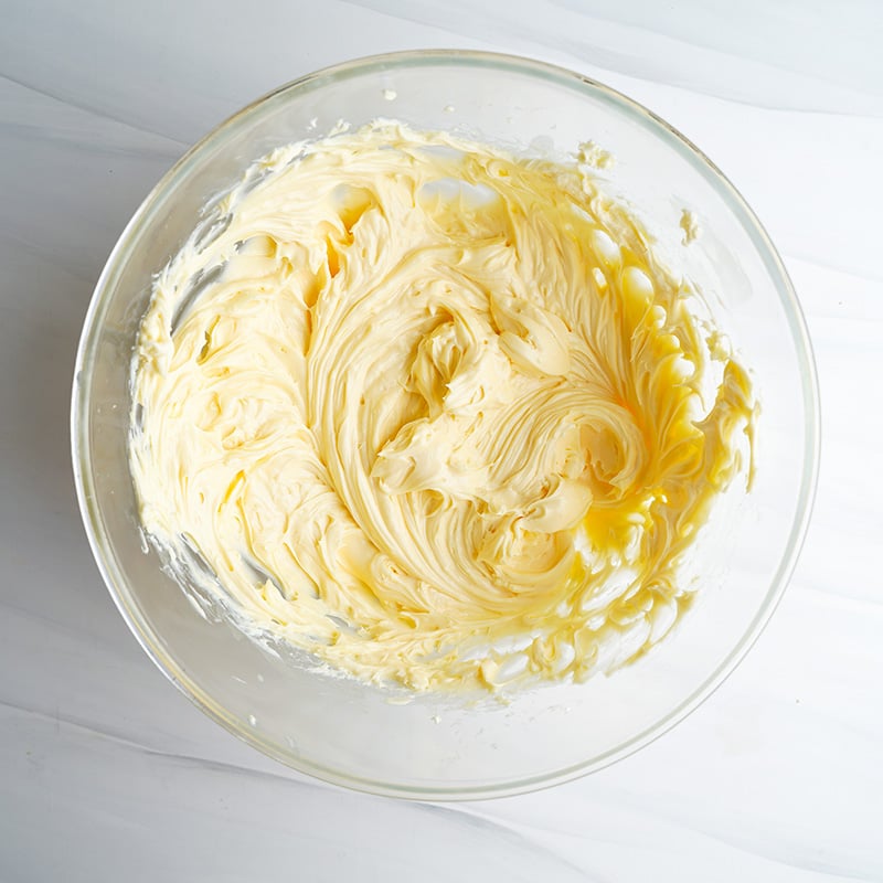 Whipped cream cheese filling